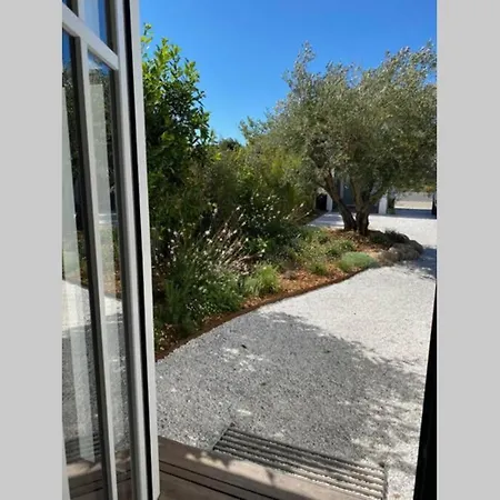 Villa Elegante Maison D'architecte, A Debordement