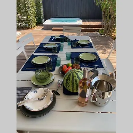 Villa Elegante Maison D'architecte, A Debordement