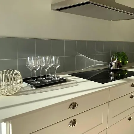 Elegante Maison D'architecte, A Debordement